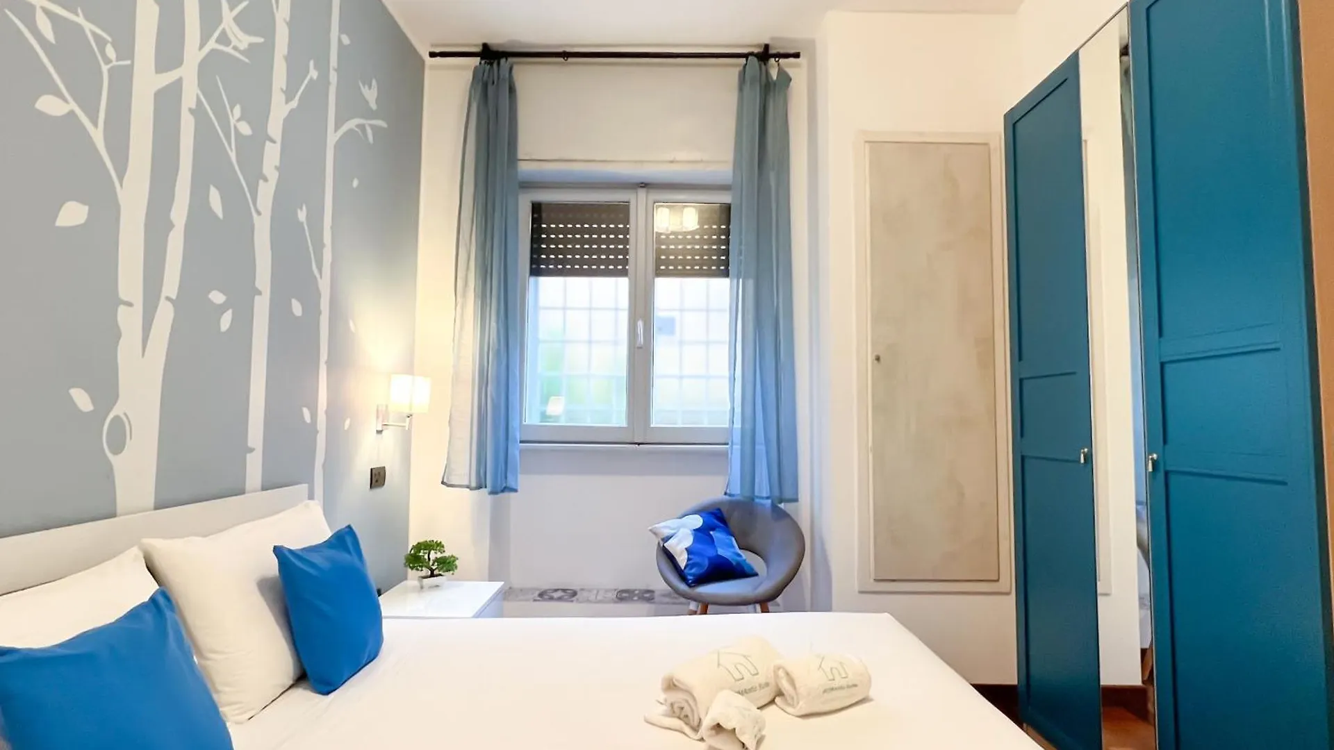 Unique House - 3 Bedrooms & 2 Bathrooms With 4 Beds - 100 Meters To The Metro A Rome Apartment