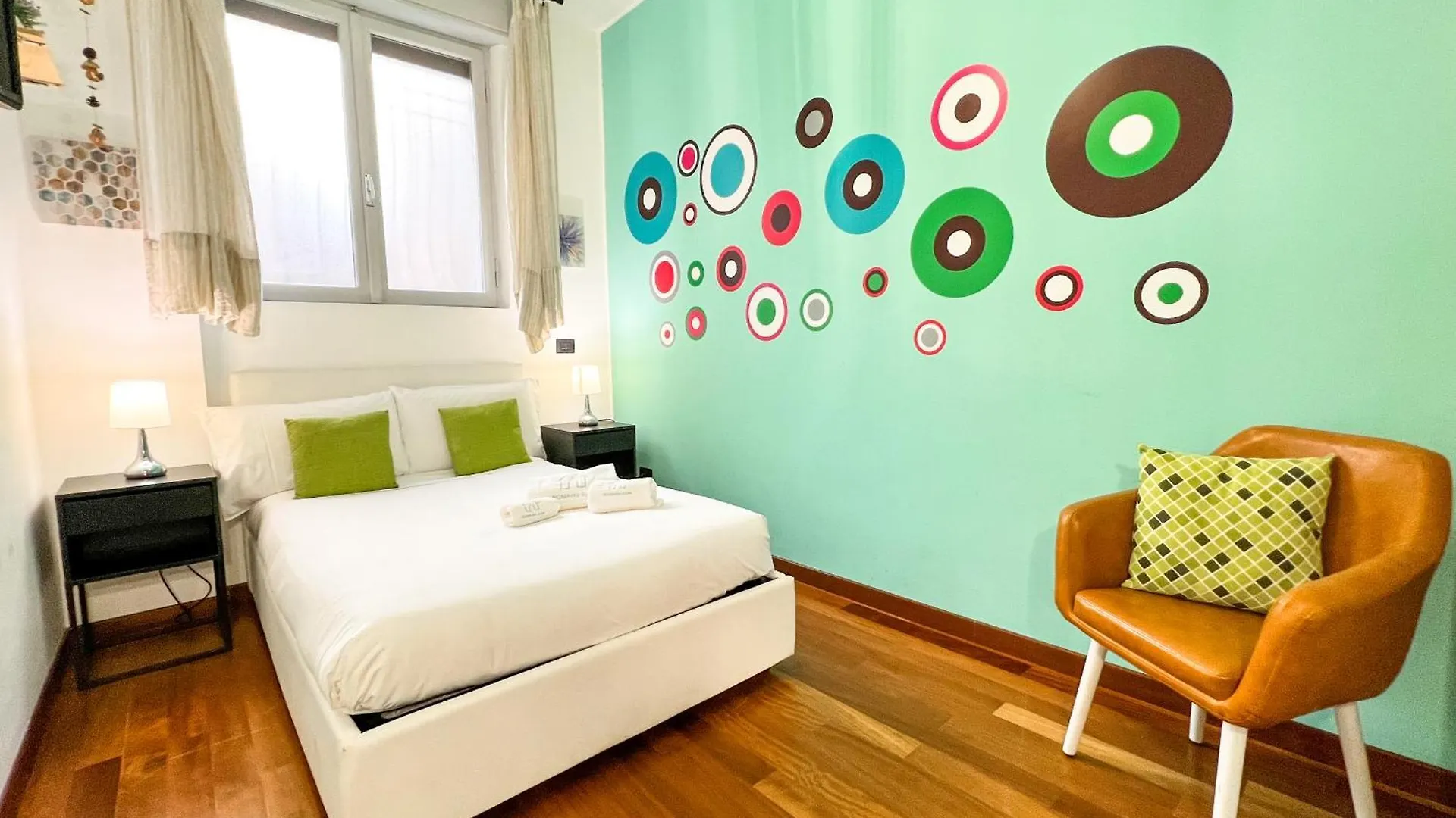 Apartment Unique House - 3 Bedrooms & 2 Bathrooms With 4 Beds - 100 Meters To The Metro A Rome