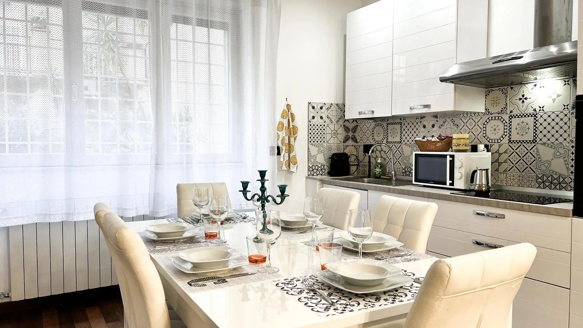 Apartment Unique House - 3 Bedrooms & 2 Bathrooms With 4 Beds - 100 Meters To The Metro A Rome