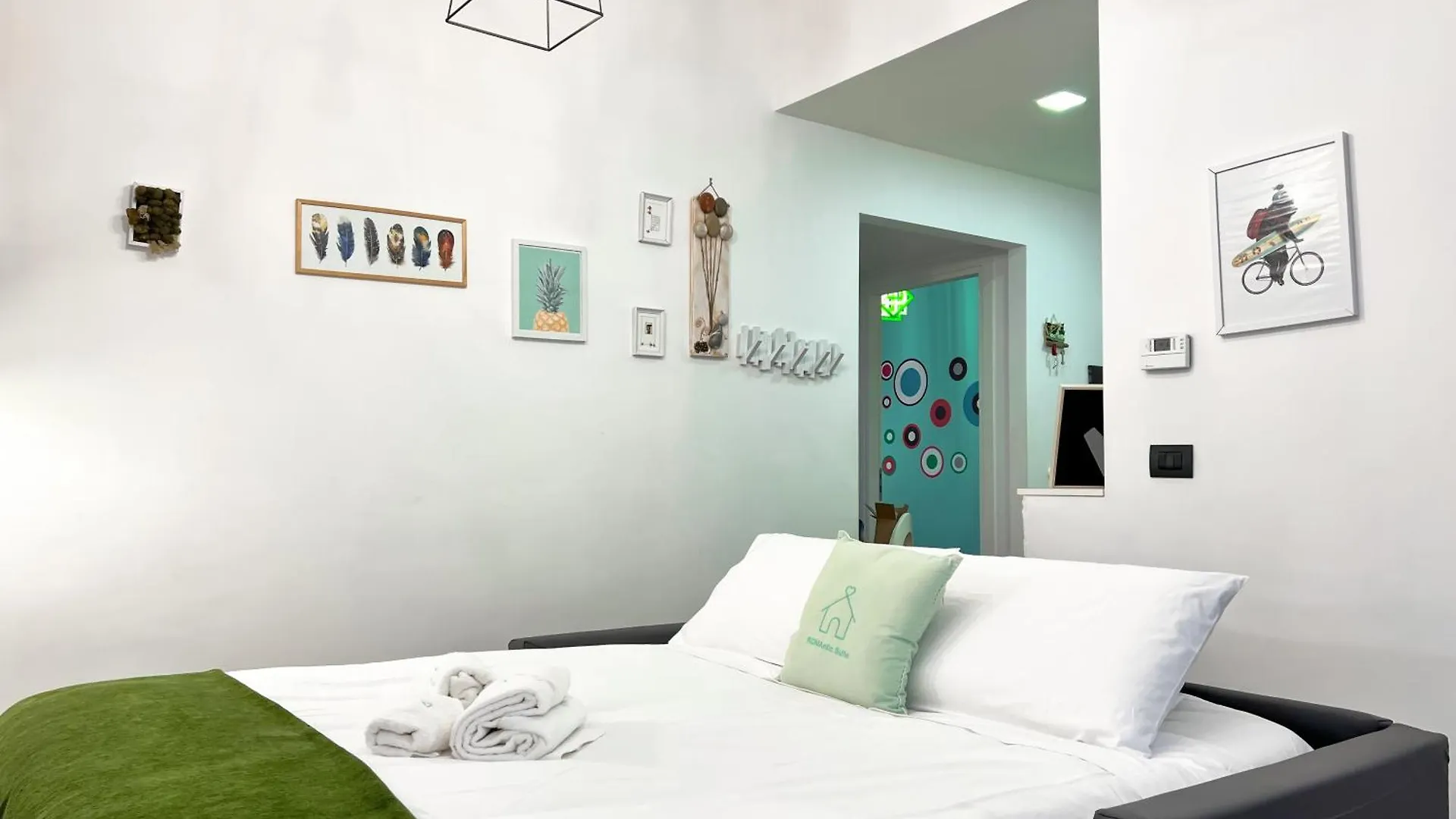 Unique House - 3 Bedrooms & 2 Bathrooms With 4 Beds - 100 Meters To The Metro A Rome